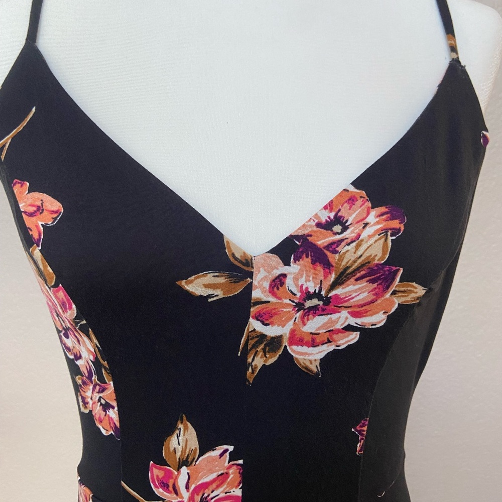 Black Dress with Floral Print, size M. Nine Britton brand. - Picture 2 of 15